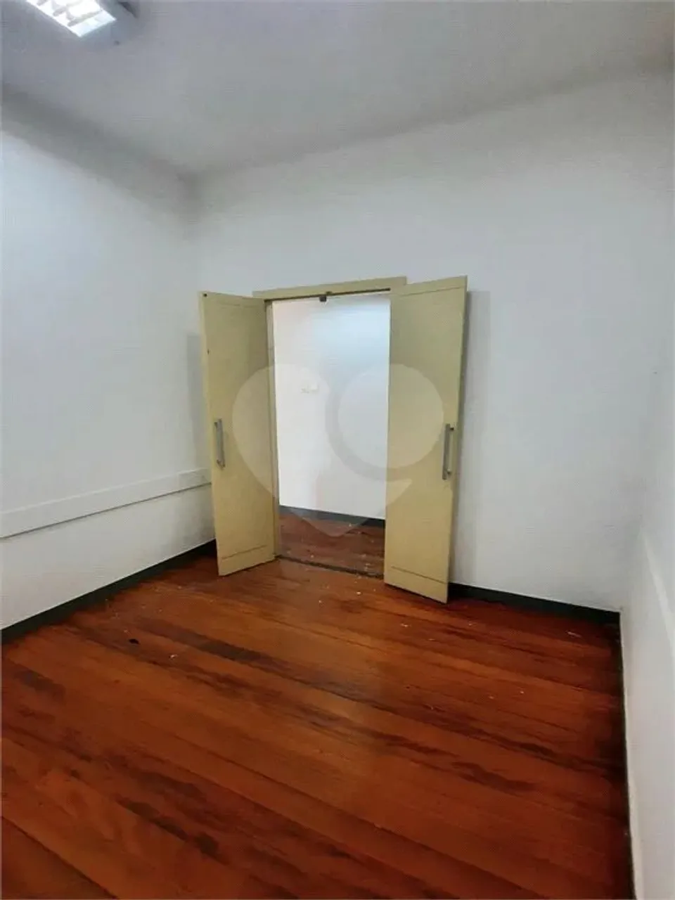 Unfurnished house with 5 bedrooms and 5 bathrooms — photo 5