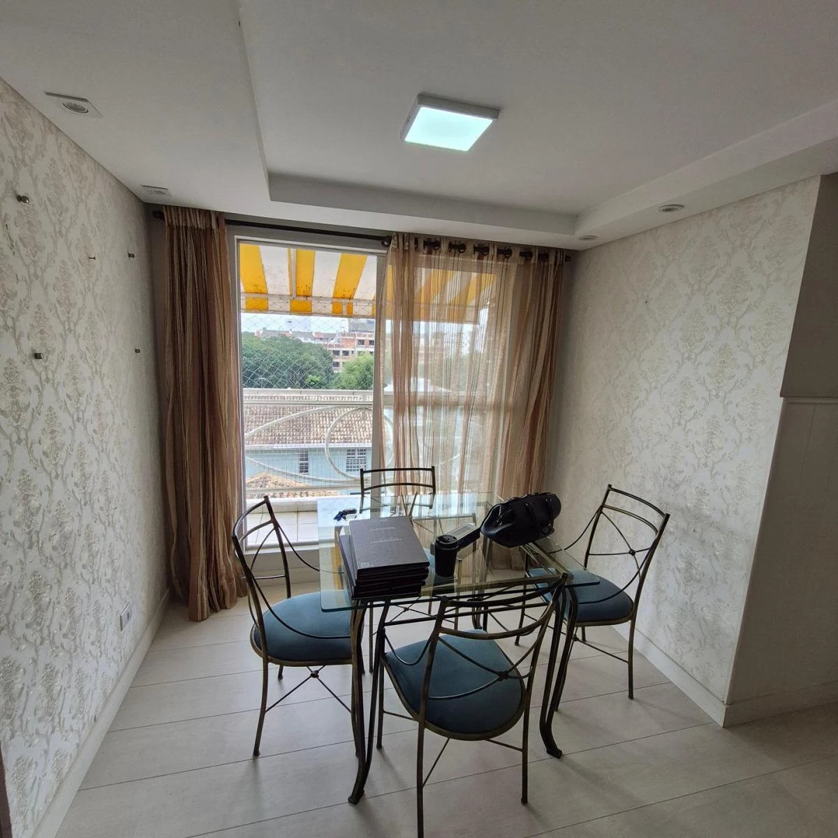 Furnished 3-bedroom apartment with covered parking — photo 22