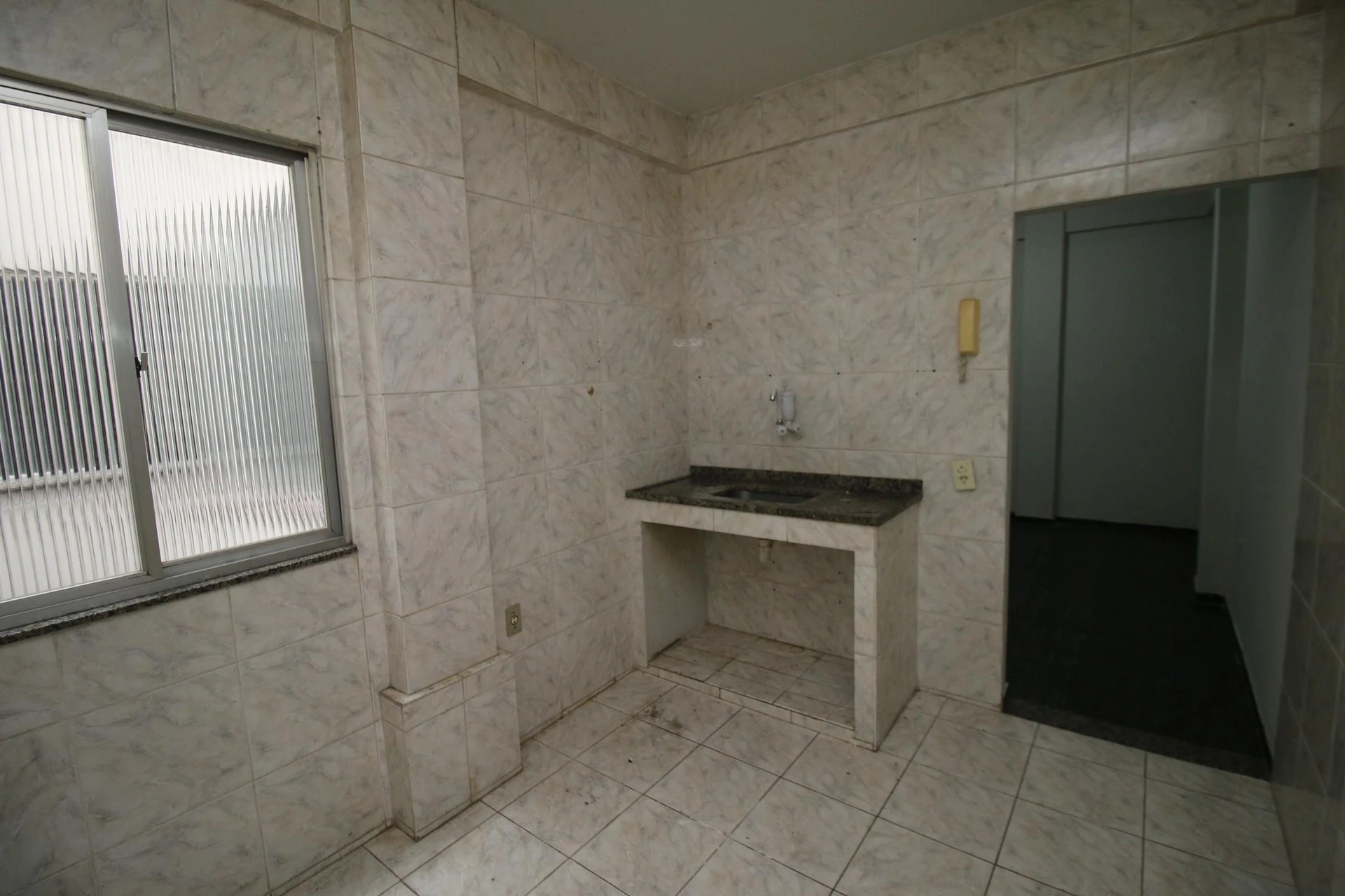 Rental apartment with 1 bedroom and no parking — photo 2