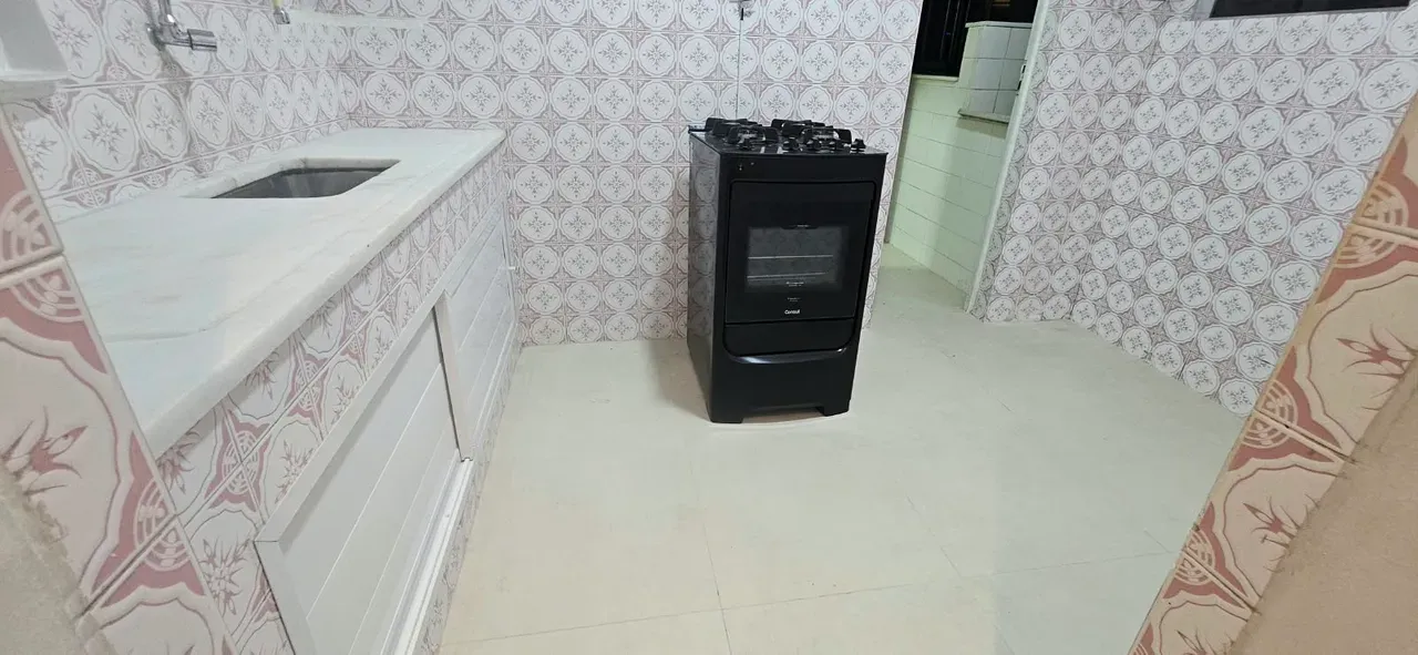 Apartamento de 2 quartos com piso de madeira ou laminado — photo 27