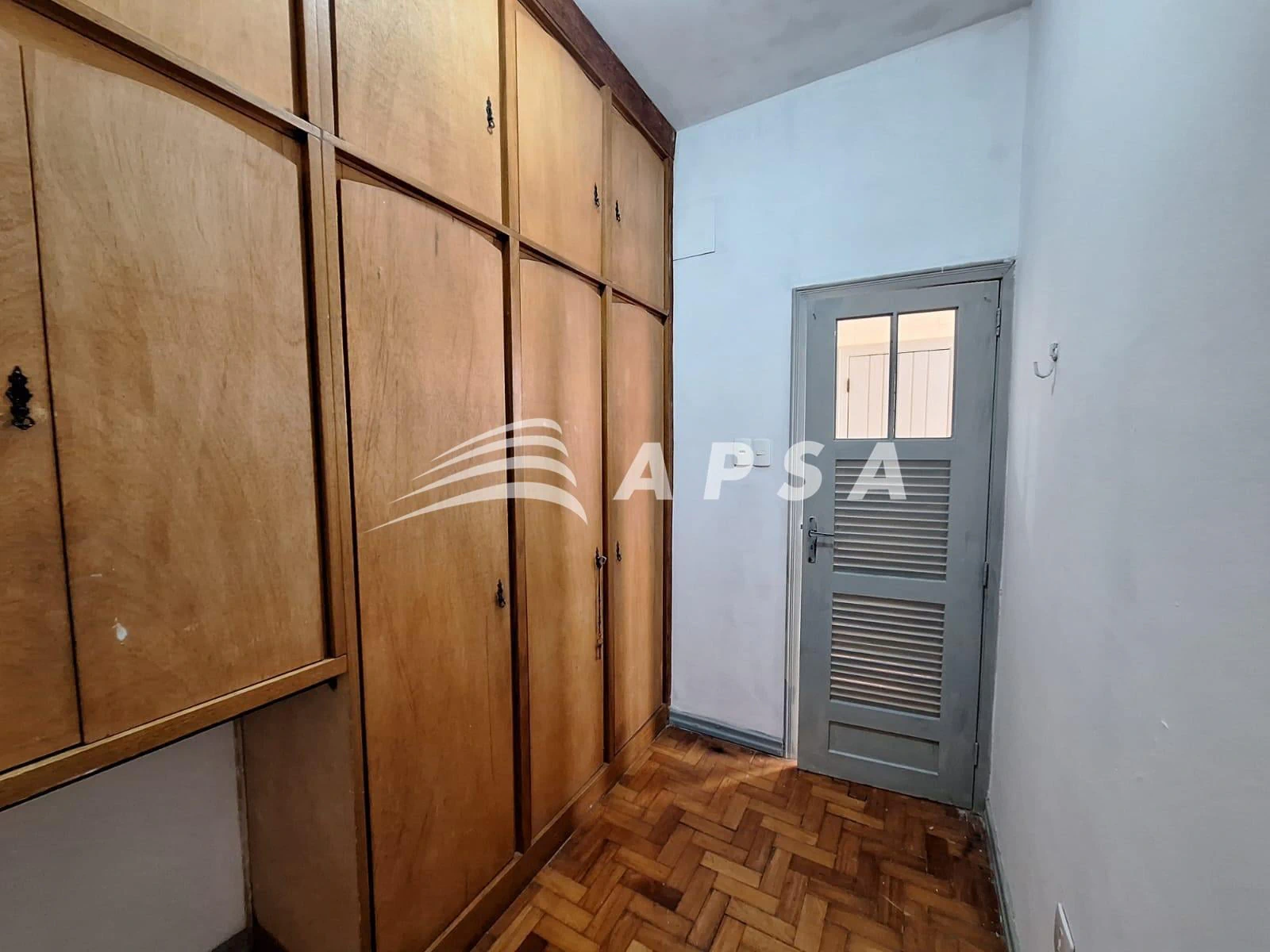 Apartment, 82 m², with wood or laminate floors — photo 17