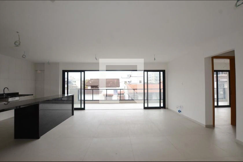 Apartamento de 3 quartos em condomínio com piscina — photo 2