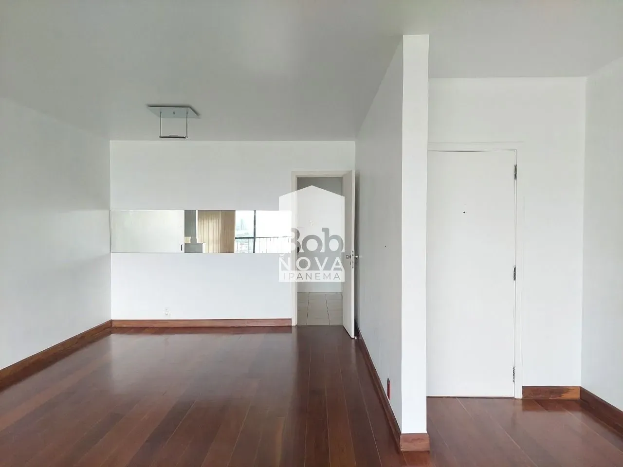 Unfurnished 161 m² apartment with a closed kitchen — photo 21