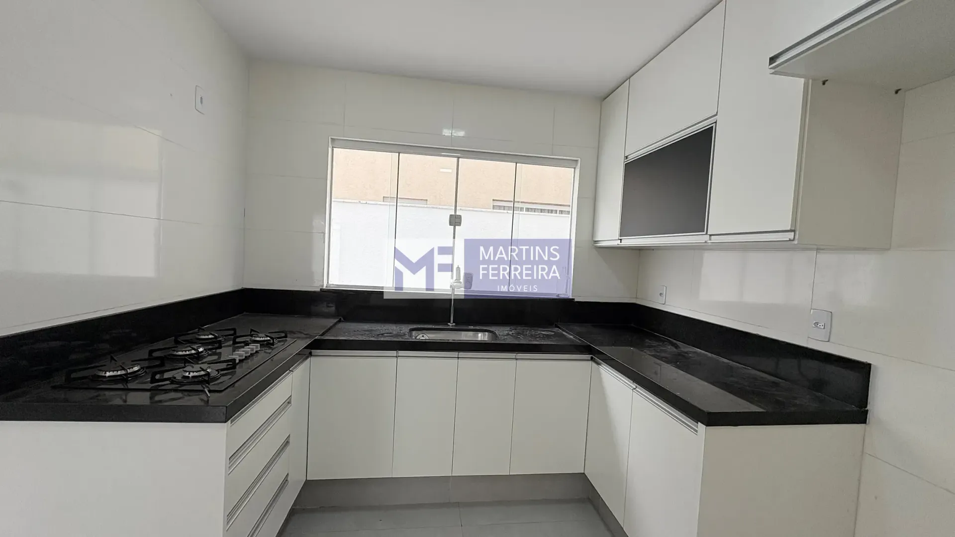 Rental house with 4 bedrooms and 285 m² — photo 26