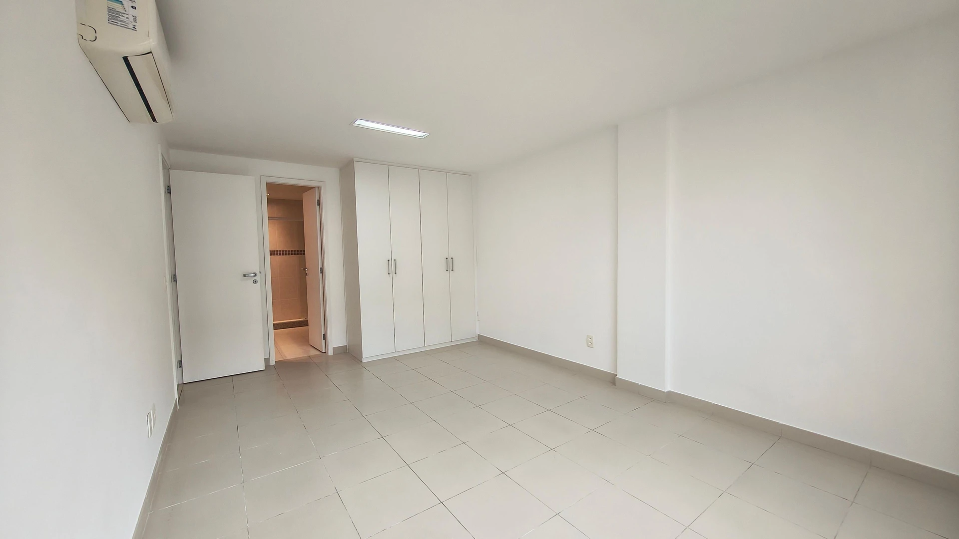 5-bedroom apartment with a washing machine in Rio de Janeiro — photo 30