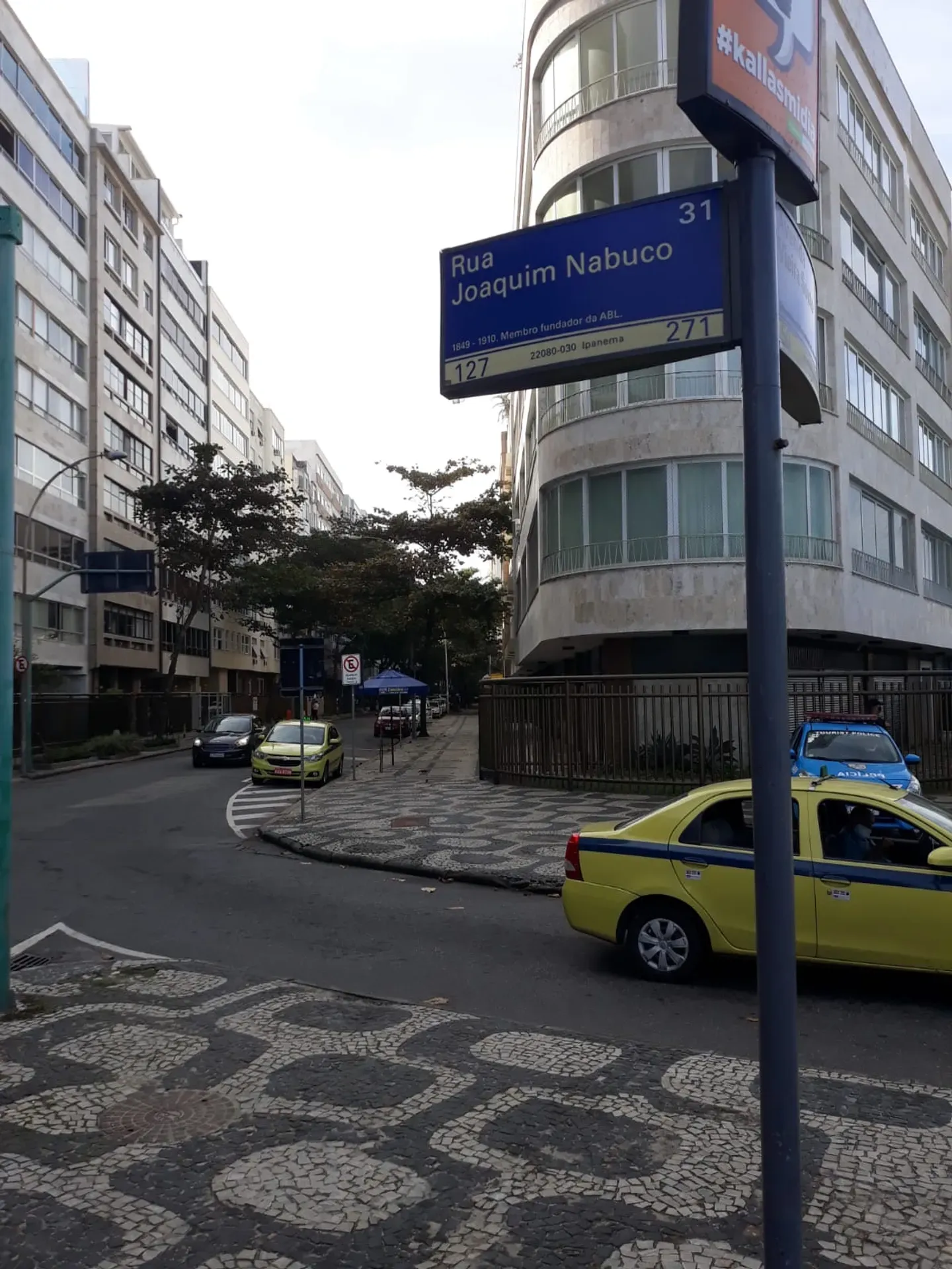 One-bedroom apartment with a home office in Rio de Janeiro — photo 24