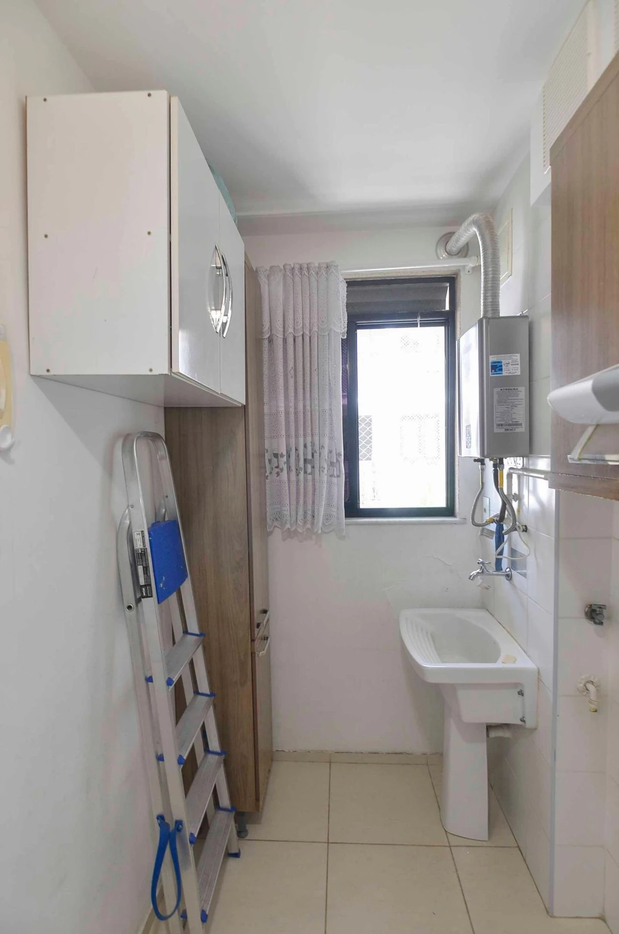 Квартира з 3 спальнями та заскленим балконом — photo 19