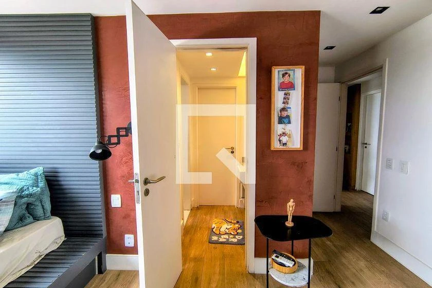 160 m² rental apartment with 4 en-suite rooms and balcony — photo 20