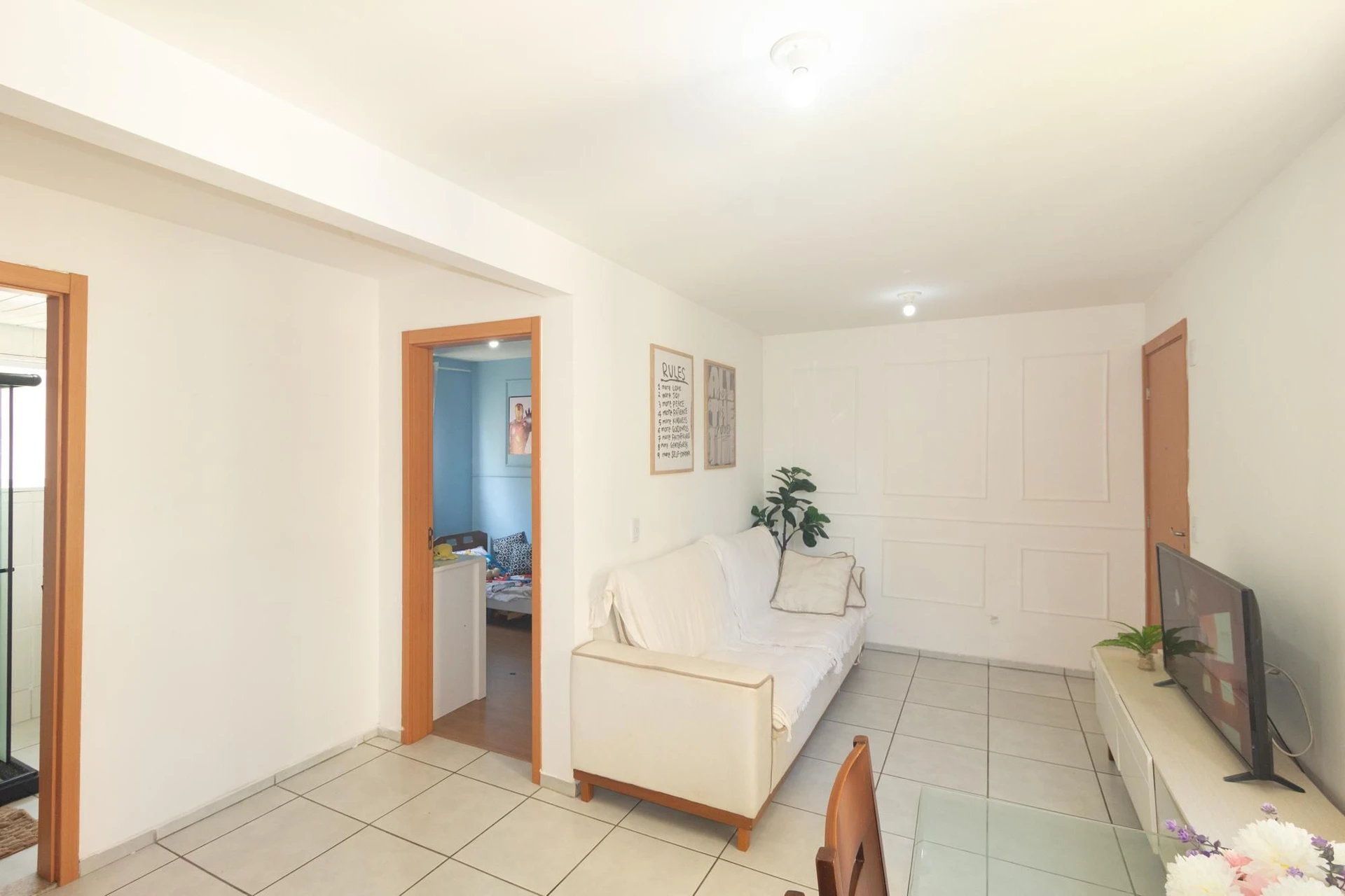 Furnished 2-bedroom apartment with an open-air pool — photo 6