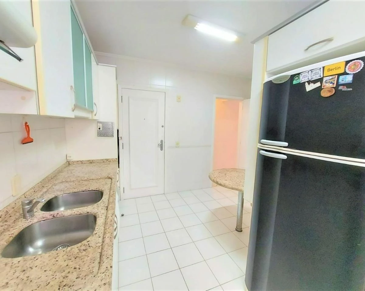 167 m² apartment with a dishwasher and a park view — photo 18