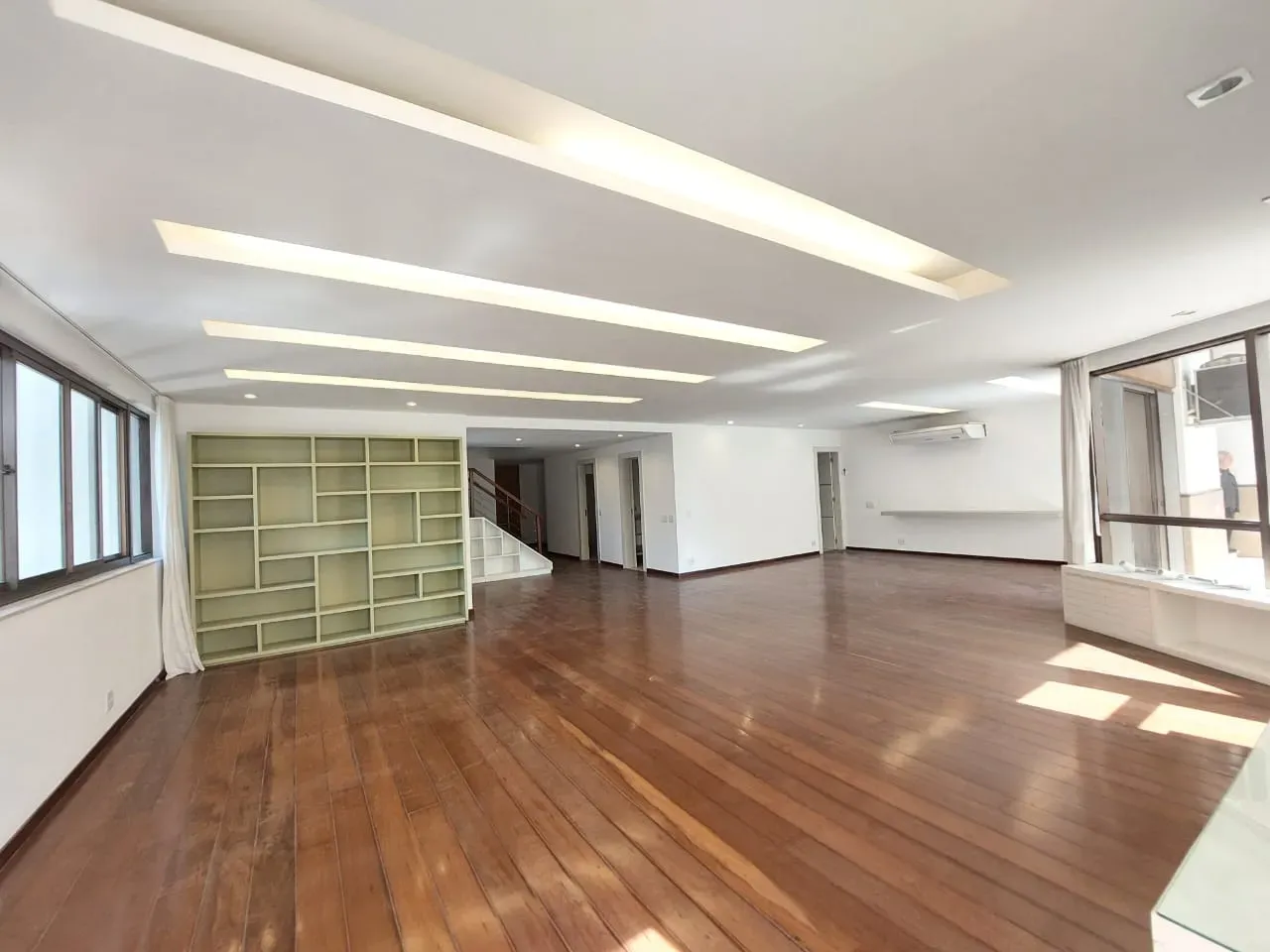 Apartamento com 4 quartos e 5 banheiros, com ar-condicionado — photo 10