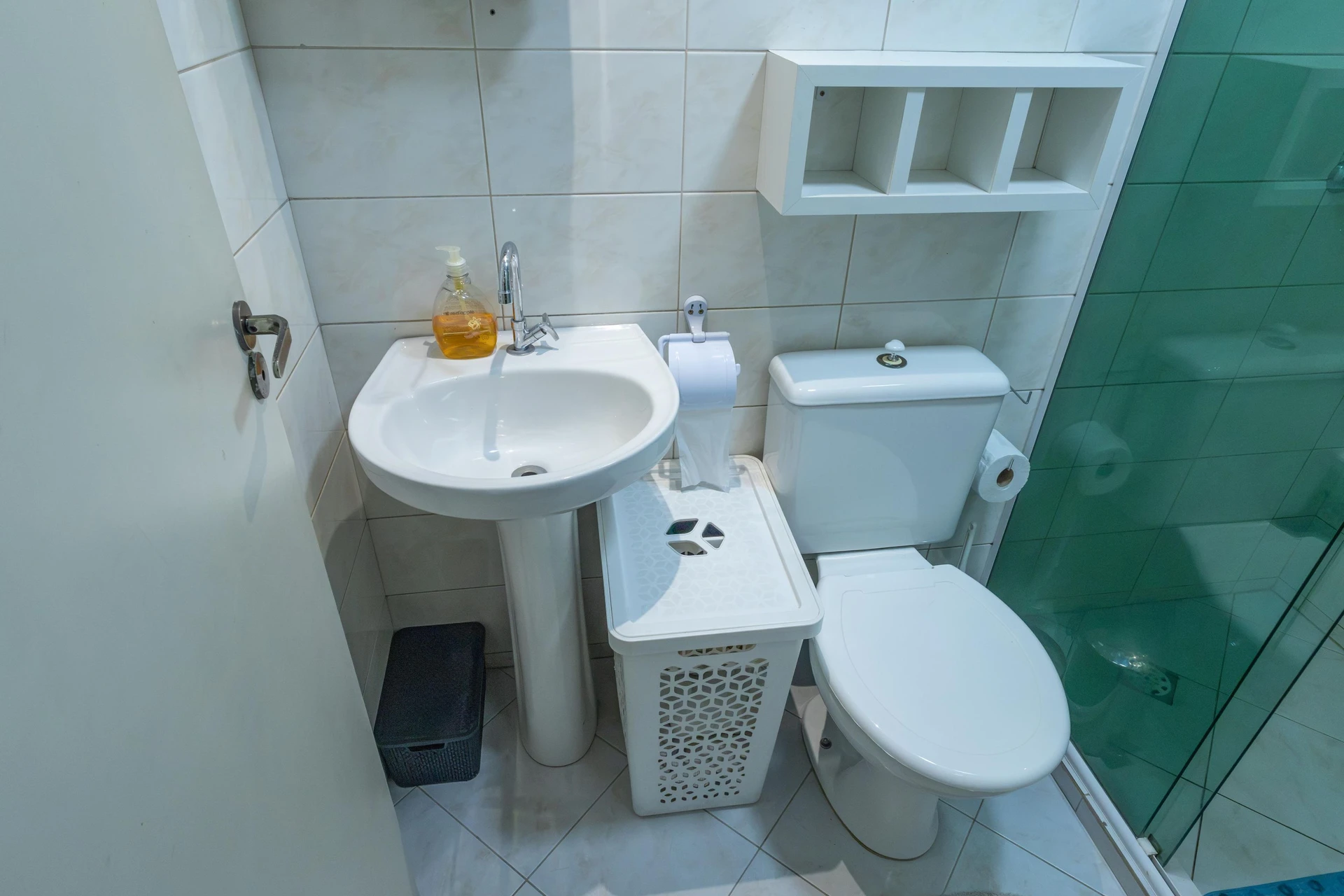 Washing machine in a 3-bedroom apartment, 53 m² — photo 28