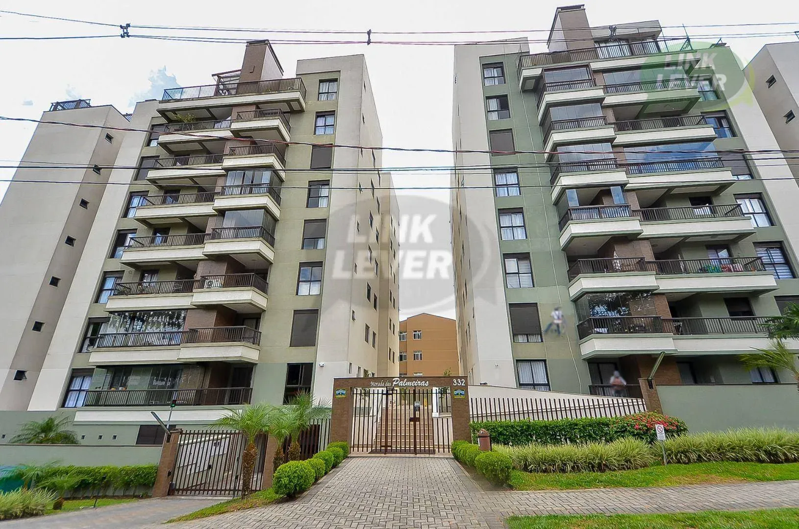 Balcony with a grill in a 3-bedroom apartment, 88 m² — photo 15