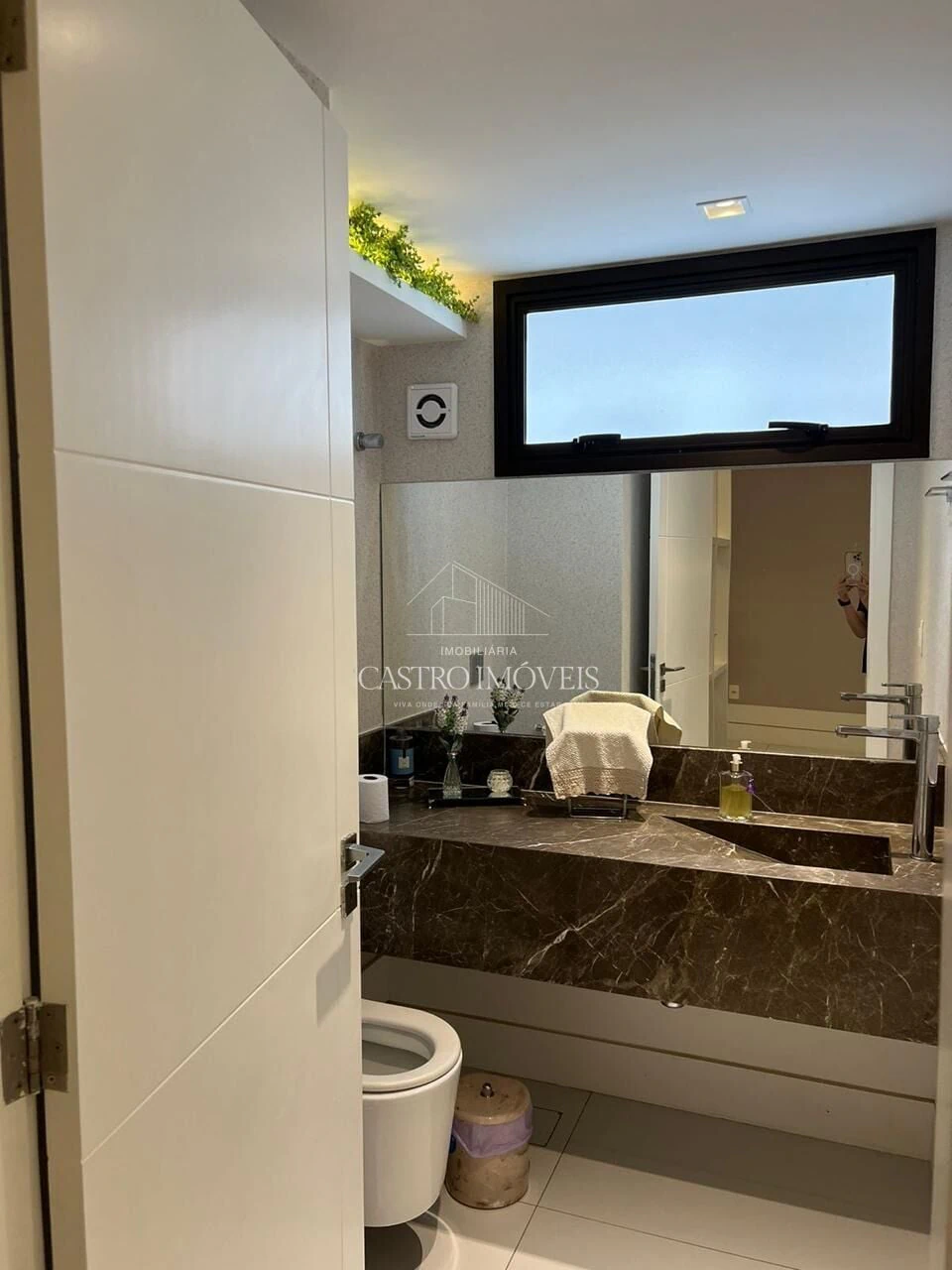 House 980 m² with 4 en-suite bedrooms and gas kitchen — photo 6