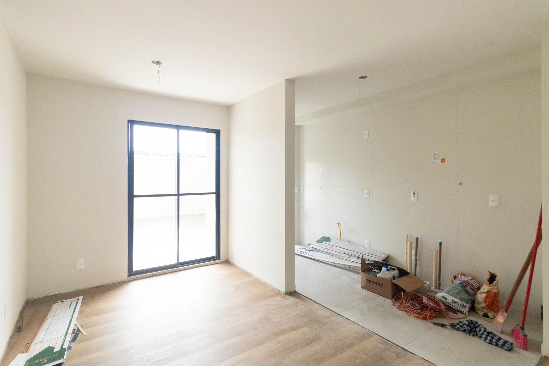 2-bedroom apartment with a grill on the balcony — photo 36