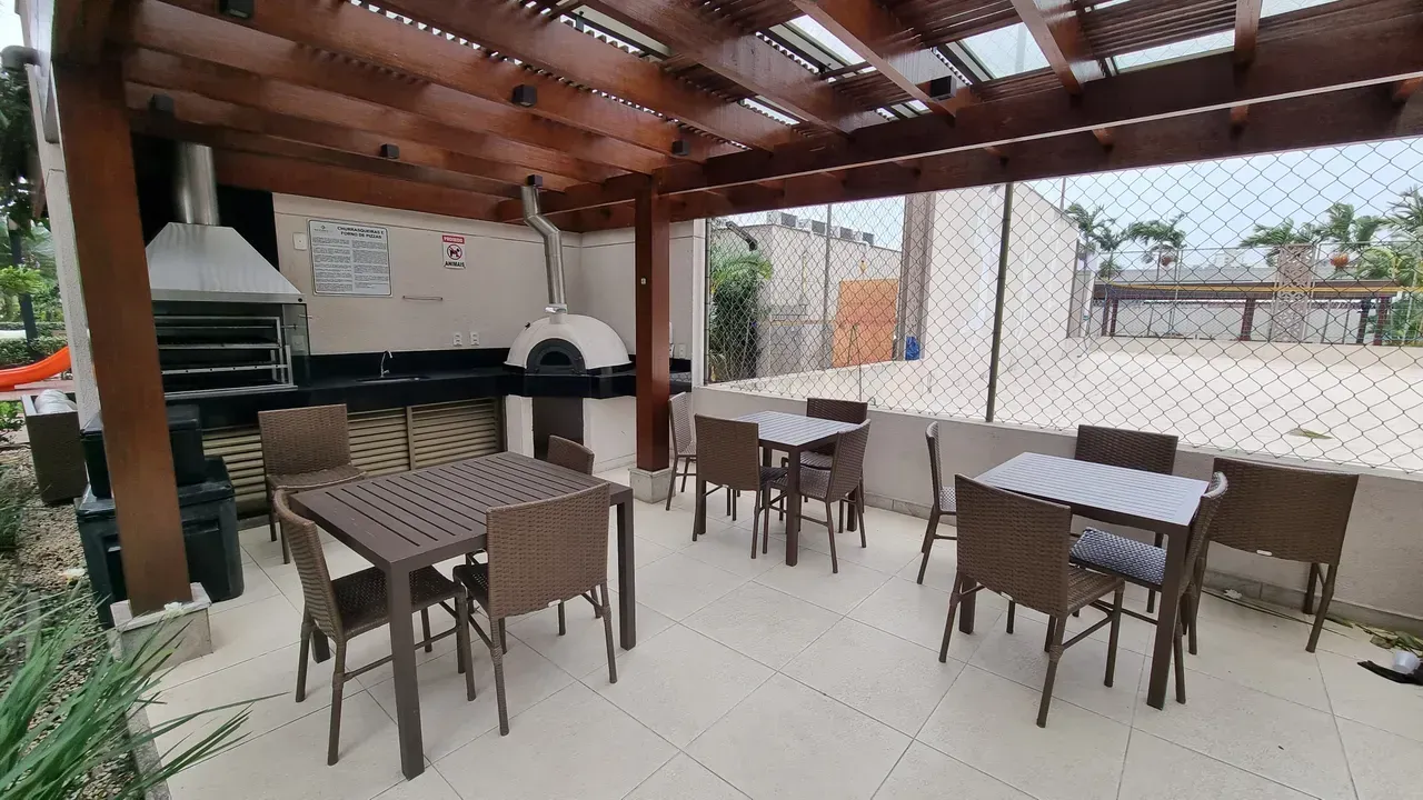Apartamento com 2 quartos e cozinha fechada moderna — photo 18