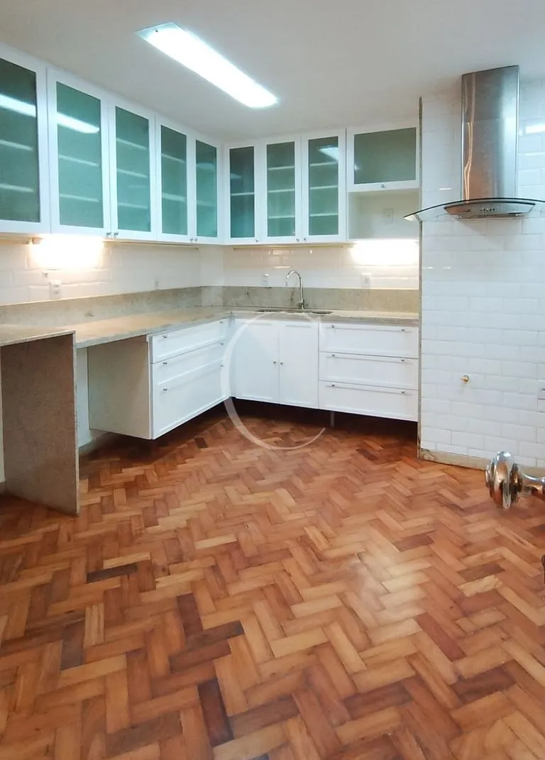 Unfurnished 180 m² apartment with 4 en-suite bedrooms — photo 2