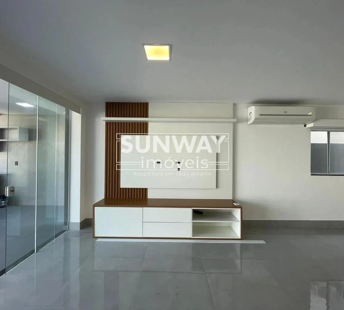 Casa, 380 m², com janelas do piso ao teto — photo 18