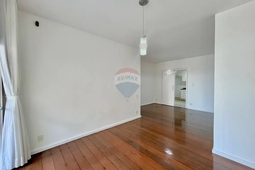 3-bedroom apartment with a mountain view in Rio de Janeiro — photo 61