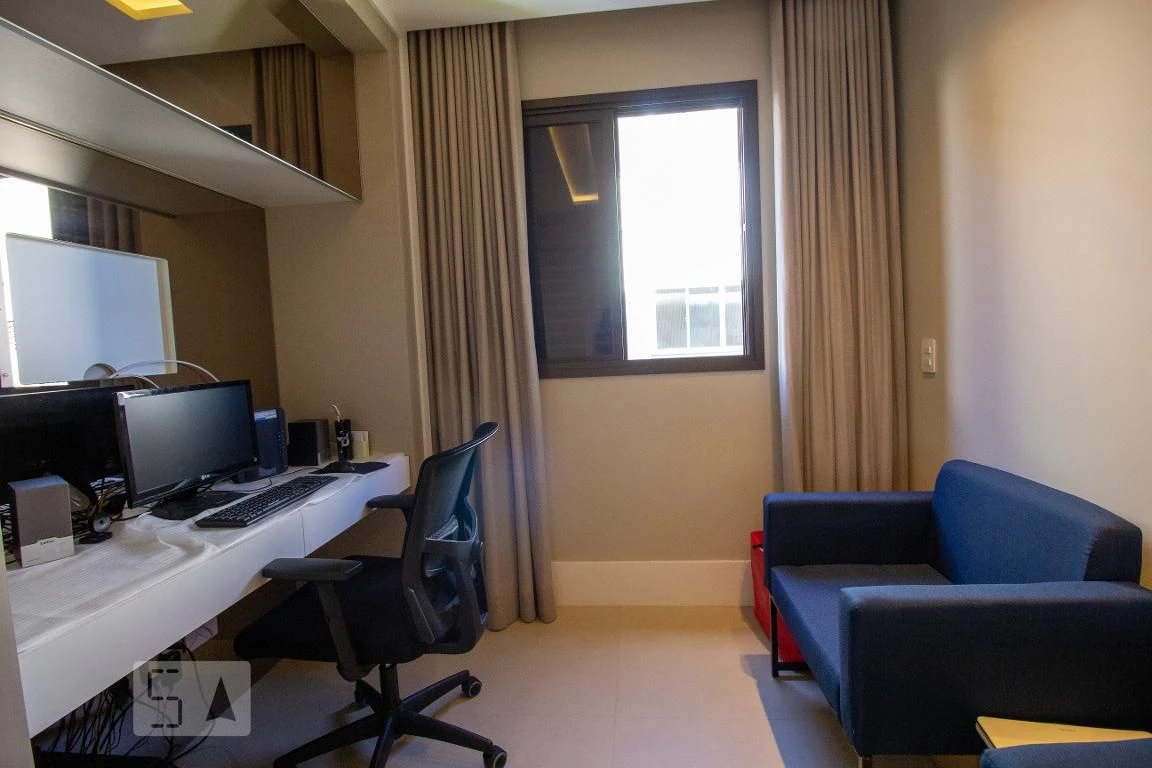 Apartamento de 4 quartos com janelas do piso ao teto, Centro — photo 44