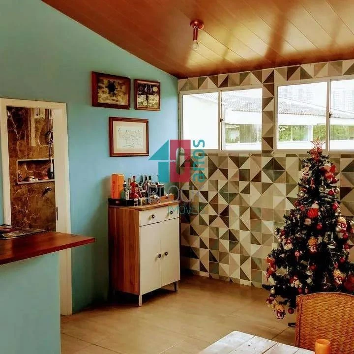 Furnished house with 5 bedrooms and 226 m² — photo 10
