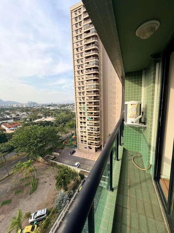 Apartment with enclosed balcony, 3 bedrooms and 2 parking — photo 27