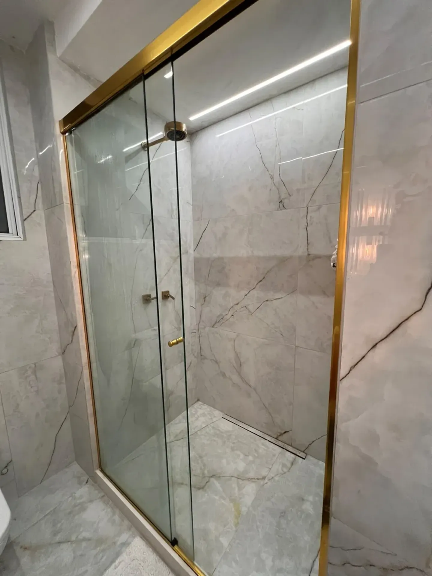 3-bedroom apartment with a bathtub in Rio de Janeiro — photo 13