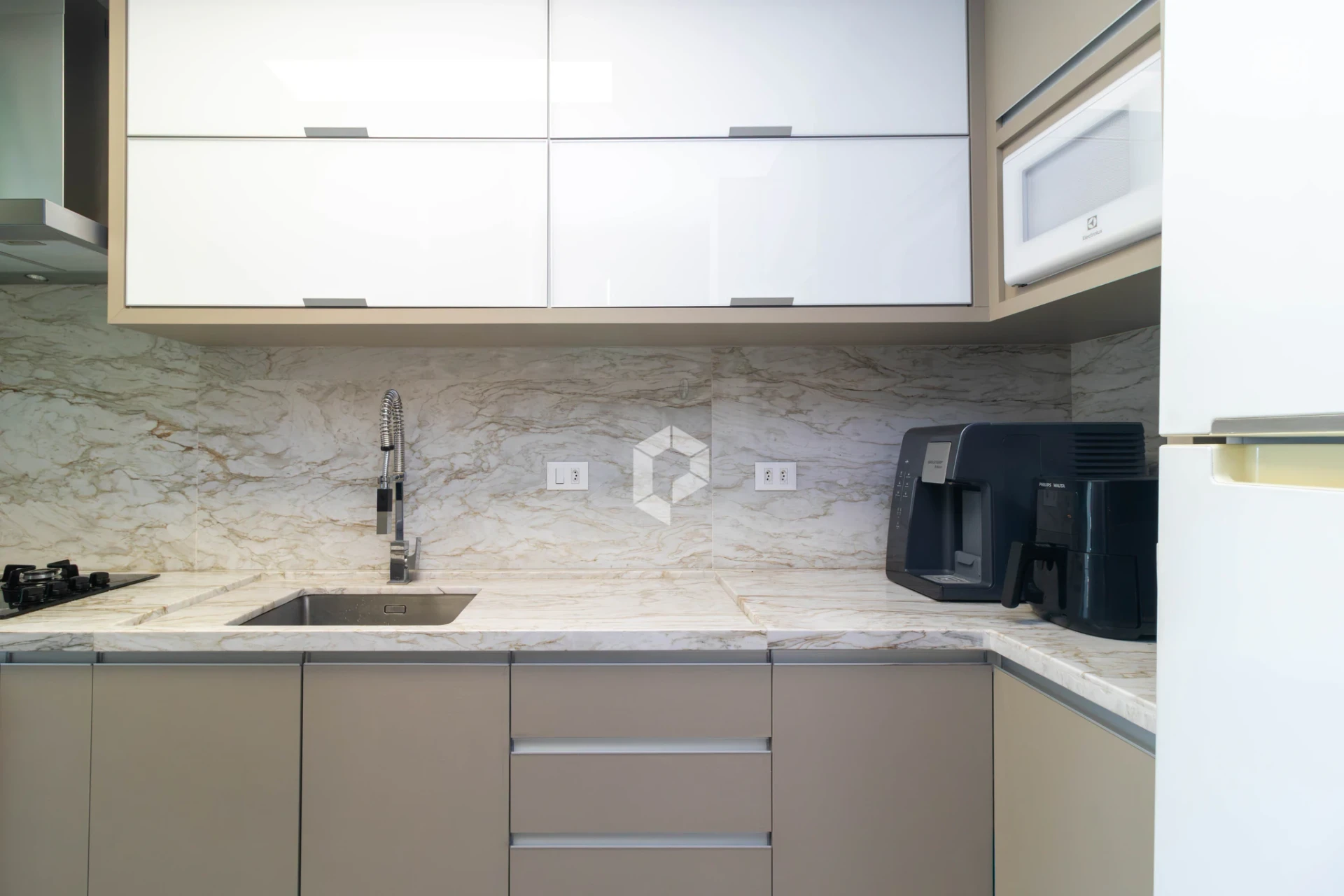 Furnished apartment, 95 m², with a washing machine — photo 2