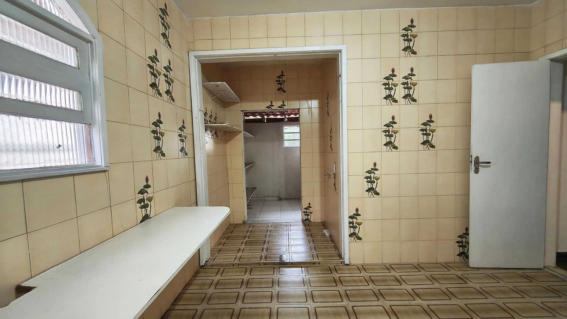 House, 250 m², with a bathtub — photo 13