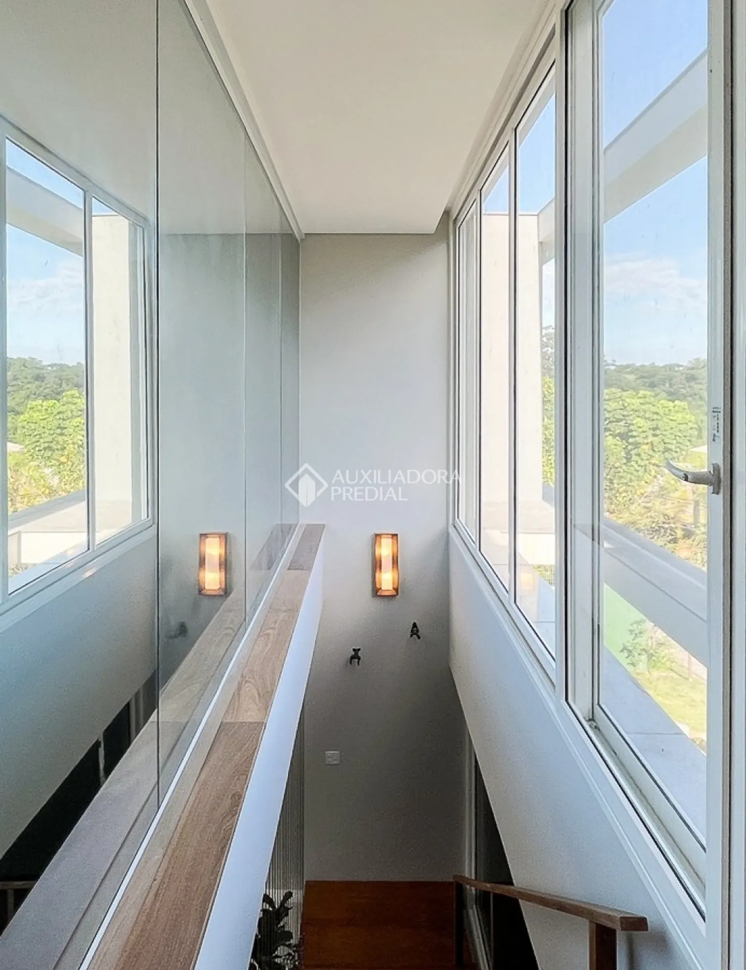 Furnished 431 m² house with 4 bedrooms and 6 bathrooms — photo 26