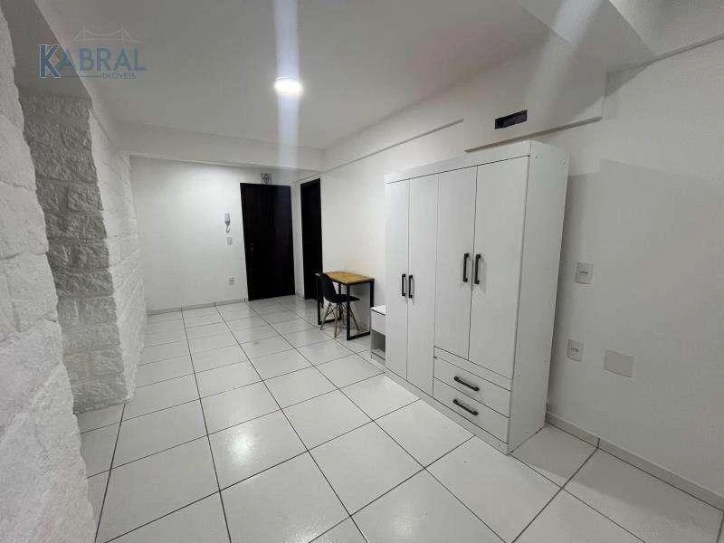 1 quarto e espaço de home office: apartamento de 15 m² — photo 11