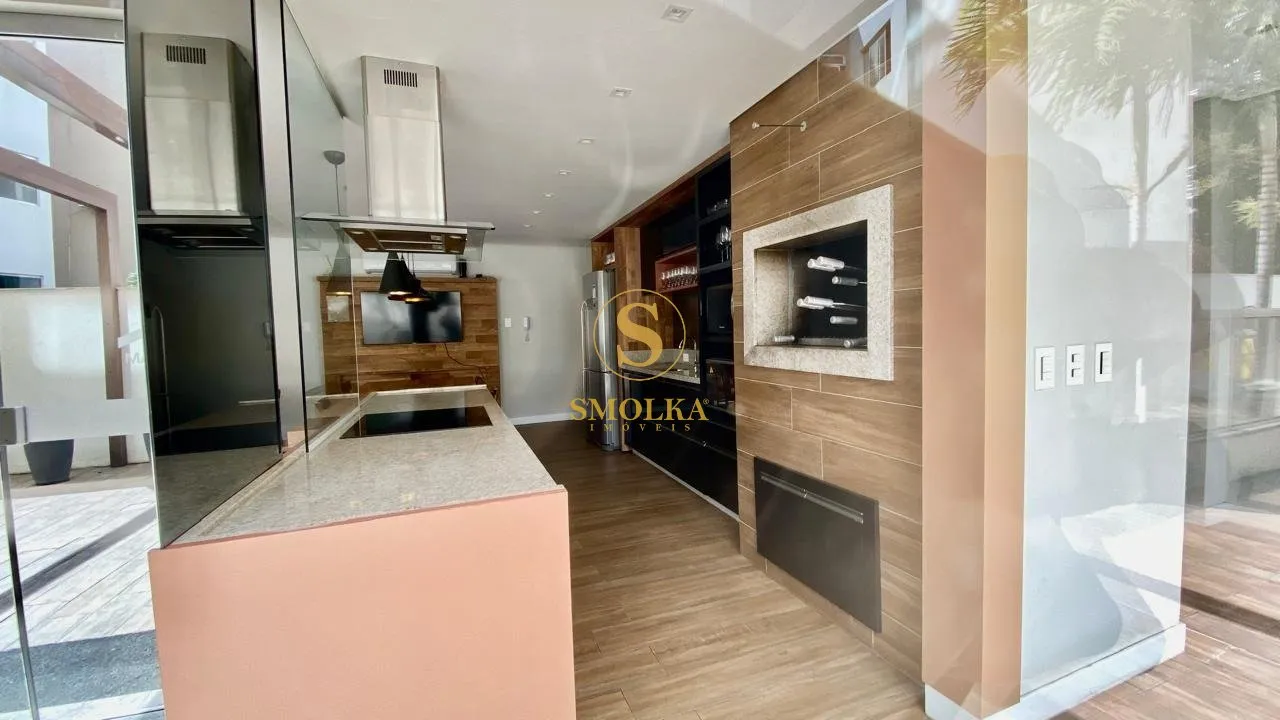 Balcony with a grill in a 2-bedroom apartment, 75 m² — photo 38