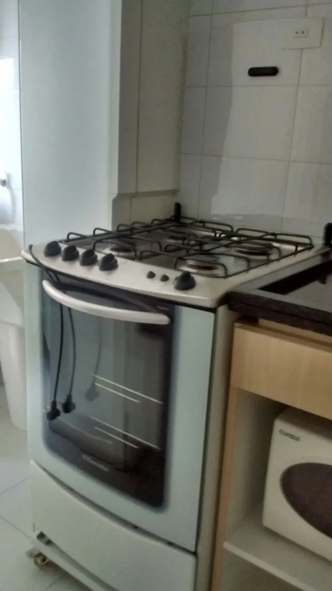 One-bedroom apartment in a building with a gym — photo 18