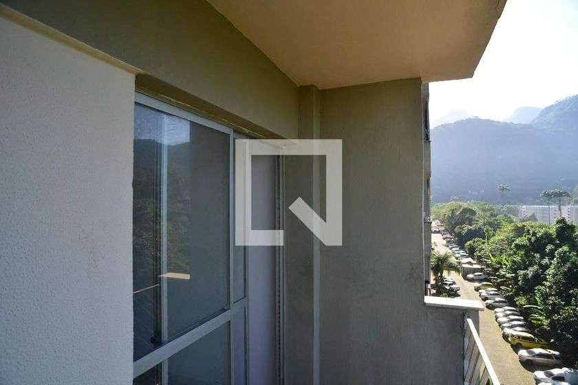 70 m² apartment with a balcony and 2 bedrooms — photo 5