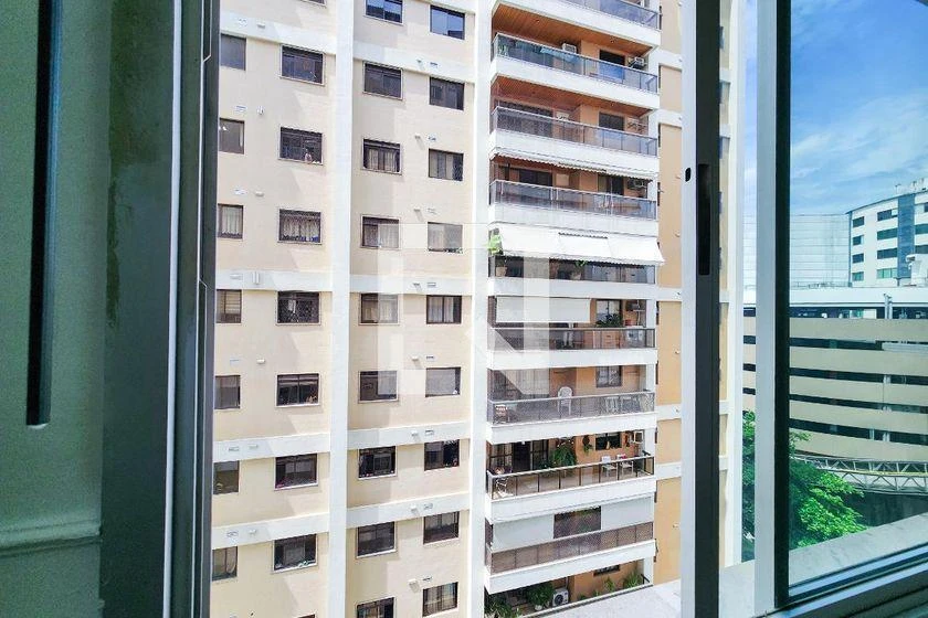 Apartamento de 2 quartos em condomínio com piscina — photo 38
