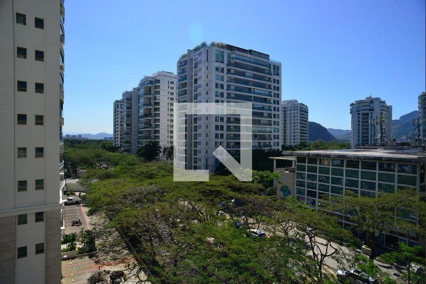 Apartamento com 2 quartos e cozinha fechada com fogão a gás — photo 11