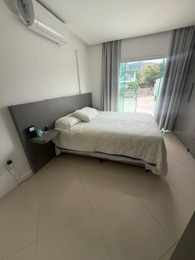 Furnished house with 5 bedrooms and 400 m² — photo 22