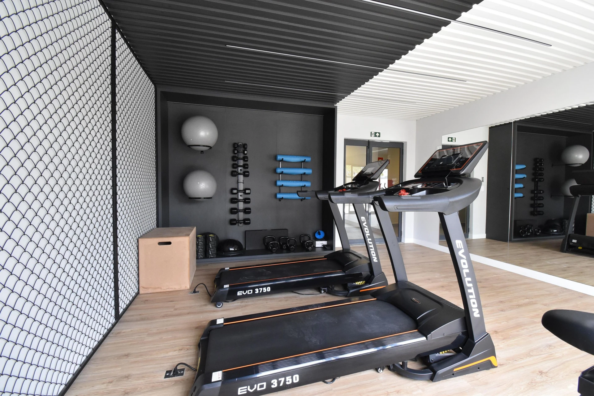 Studio in a building with a gym — photo 17
