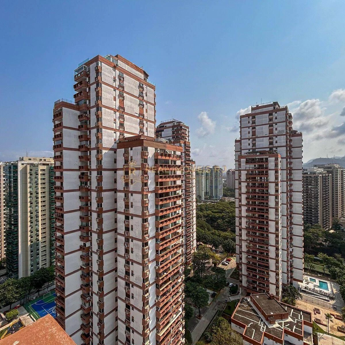 Furnished 1-bedroom apartment with city views — photo 25