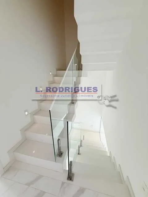 House with 5 bedrooms, 315 m², 3 parking spaces — photo 13