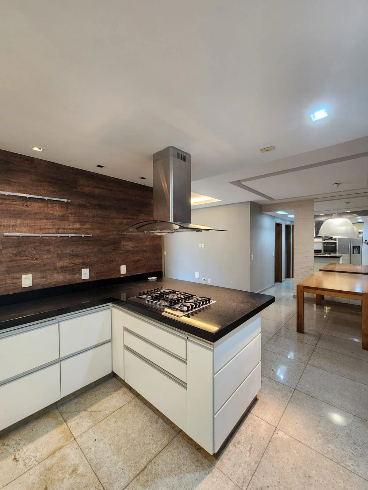 110 m² apartment with an open-plan kitchen and balcony — photo 5