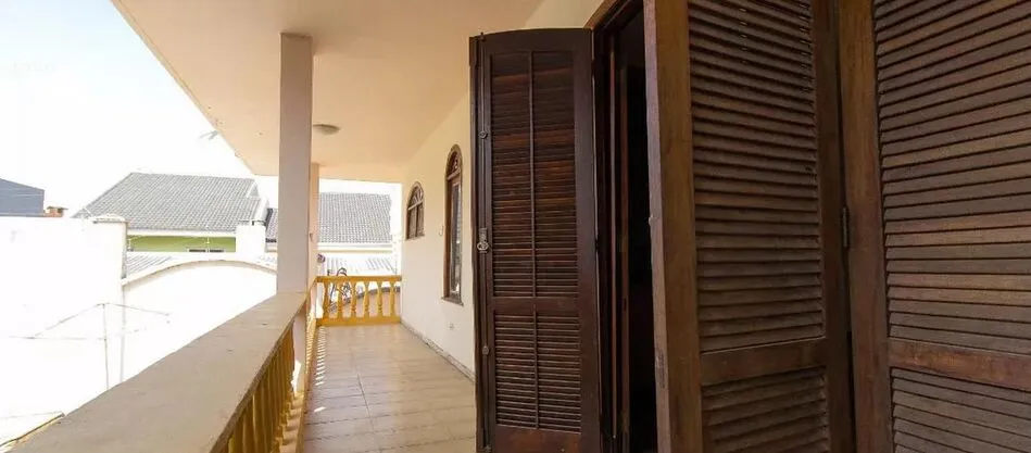 House with 8 bedrooms, 4 en-suites and private garden — photo 17
