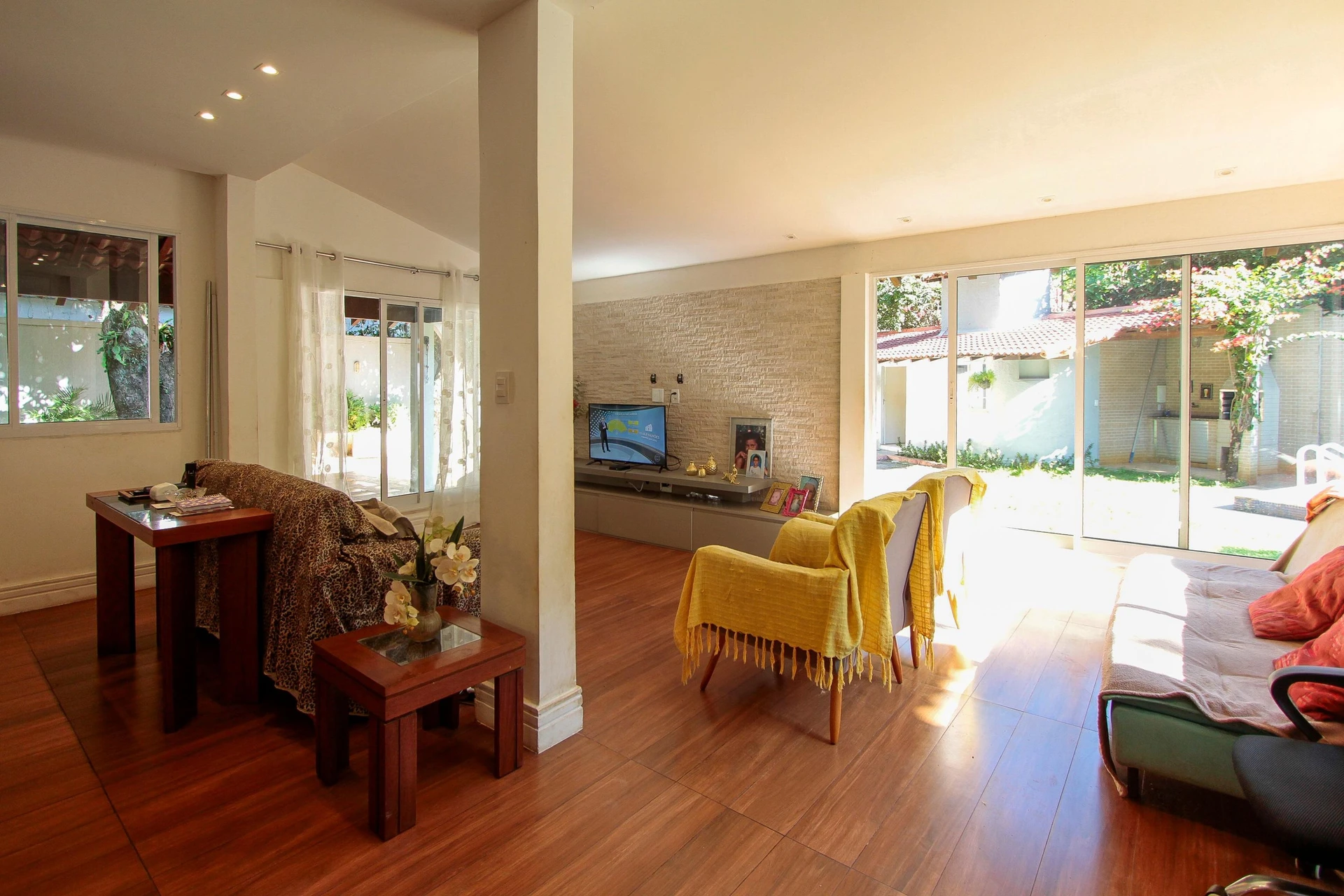 Furnished house with 4 bedrooms and open-plan kitchen — photo 7