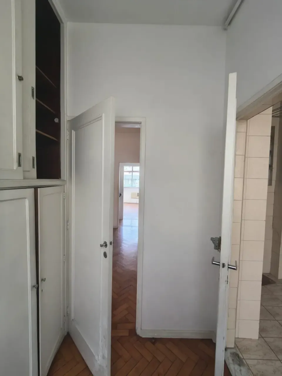 Apartment, 100 m², with wood or laminate floors — photo 14