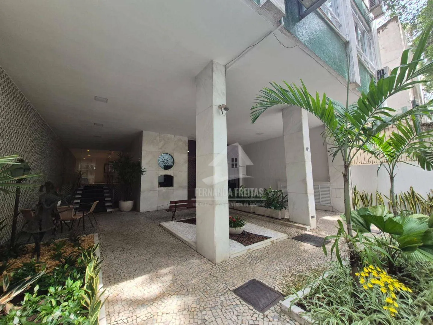 Unfurnished 3-bedroom apartment with a balcony — photo 33