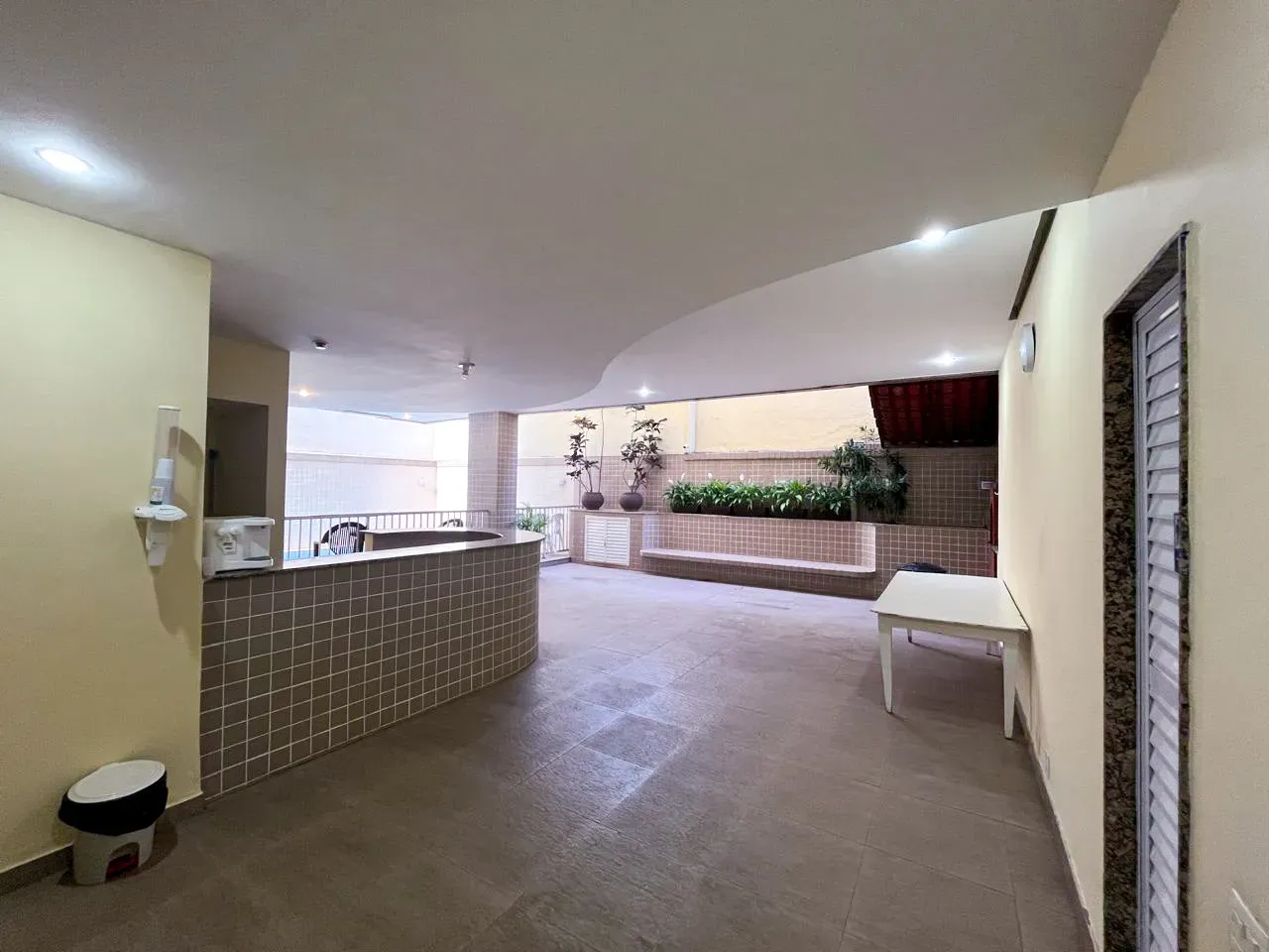 3-bedroom apartment with a washing machine — photo 12