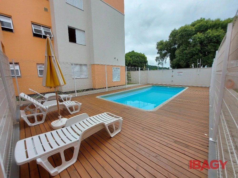 Piscina privada y 2 dormitorios: departamento de 54 m² — photo 15