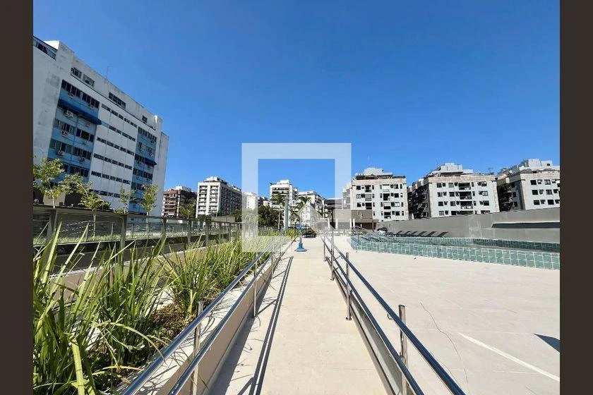 1-bedroom unfurnished apartment with enclosed balcony — photo 21