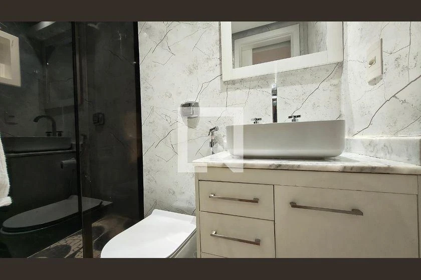 Washing machine in a 4-bedroom apartment, 205 m² — photo 34