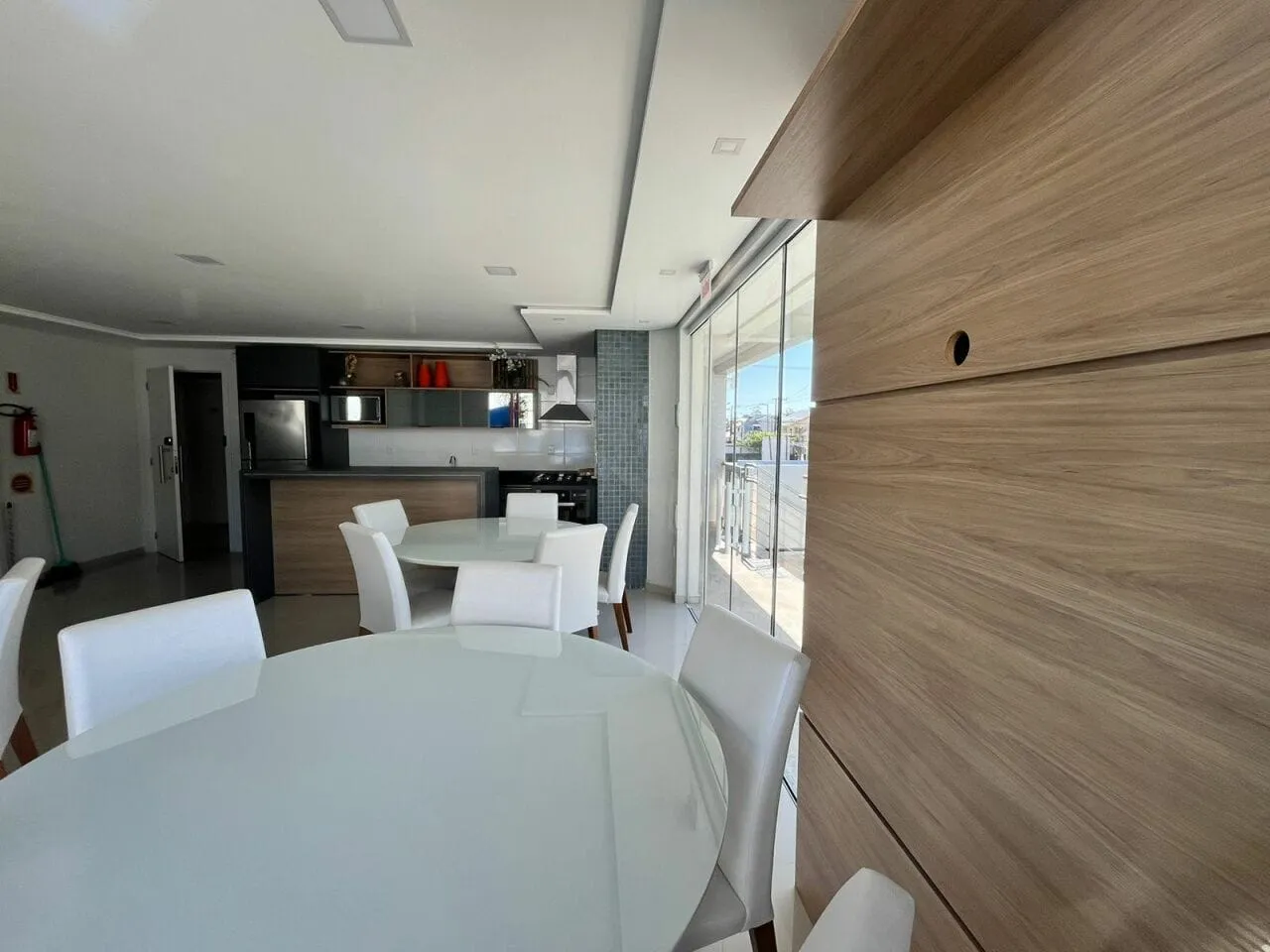 1-bedroom apartment with open kitchen and private BBQ — photo 9